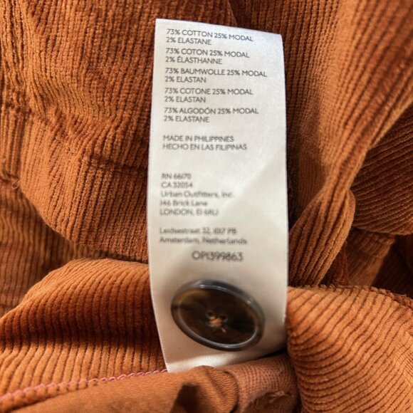 Chic and flattering Eliza J knit dress in a bold color block stripe design. Feat - Picture 5 of 8